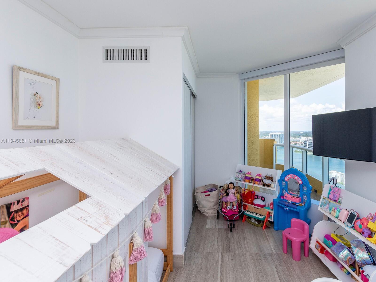 ACQUALINA OCEAN RESIDENCE - Residential