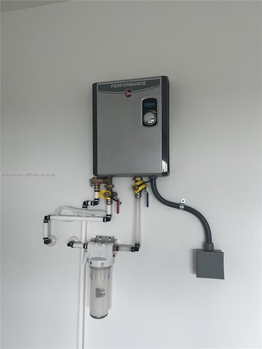 PORT LABELLE UNIT 12 - Residential