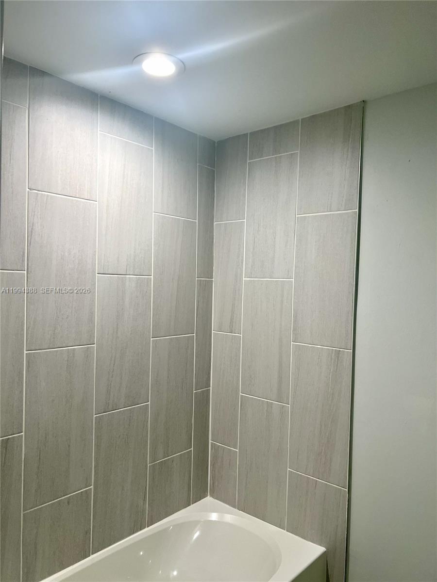 PORT LABELLE UNIT 12 - Residential