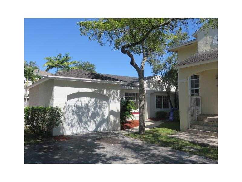THIS IS A BEATIFUL, WONDERFUL 3 BEDROOMS, 2 BATHS, ONE CAR GARAGE HOME YOU HAVE BEEN SEARCHING FOR. SPACIOUS SINGLE STORY LAYOUT WITH VAILTED CEILINGS, SPLIT FLOOR PLAN, TILED LIVING AREA AND A FENCED YARD IN A GATE COMM. READY TO MOVE IN. This is a Fann ie Mae HomePath property. Don't miss this wonderful opportunity -