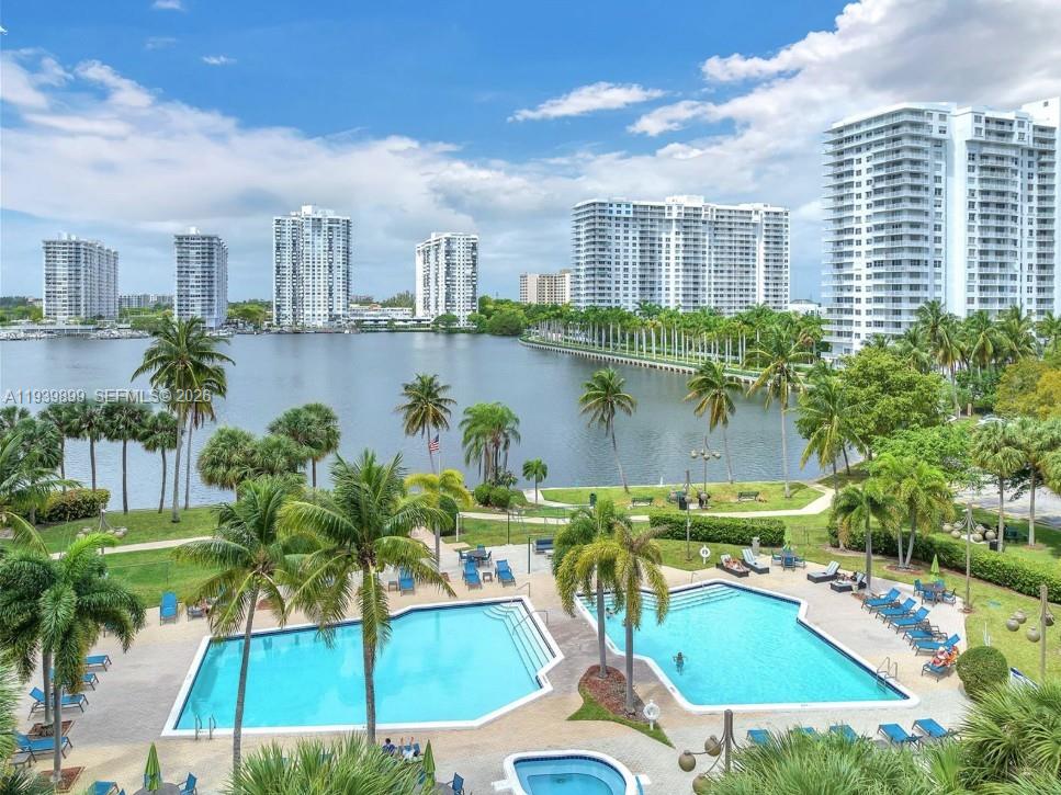 THE CLIPPER AT BISC COVE - Residential