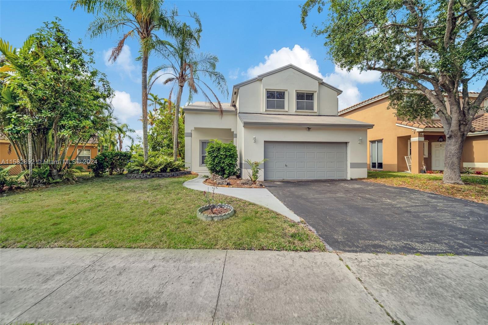 Property for Sale at 18470 Nw 19th St, Pembroke Pines, Miami-Dade County, Florida - Bedrooms: 4 
Bathrooms: 3  - $689,900