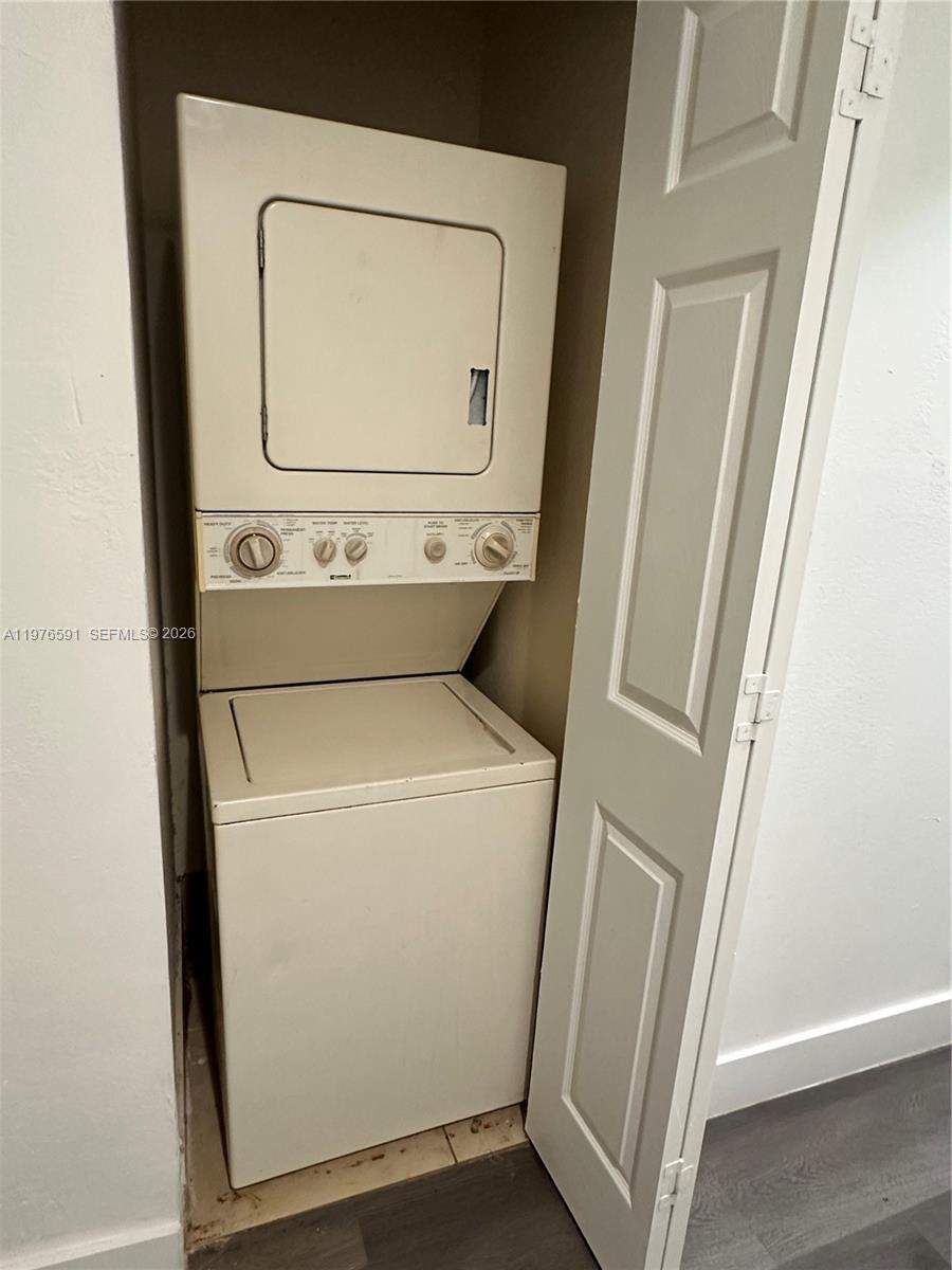 BOARDWALK AT VIZCAYA COND - Residential