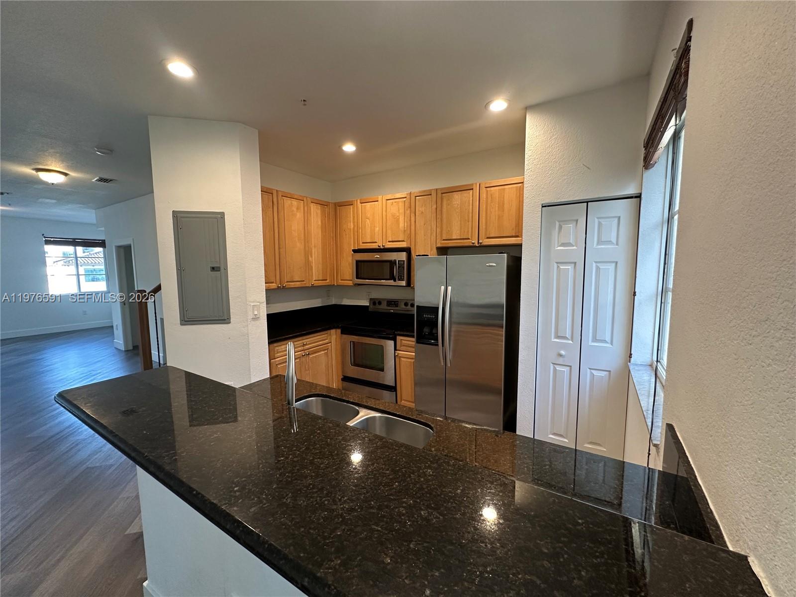 BOARDWALK AT VIZCAYA COND - Residential