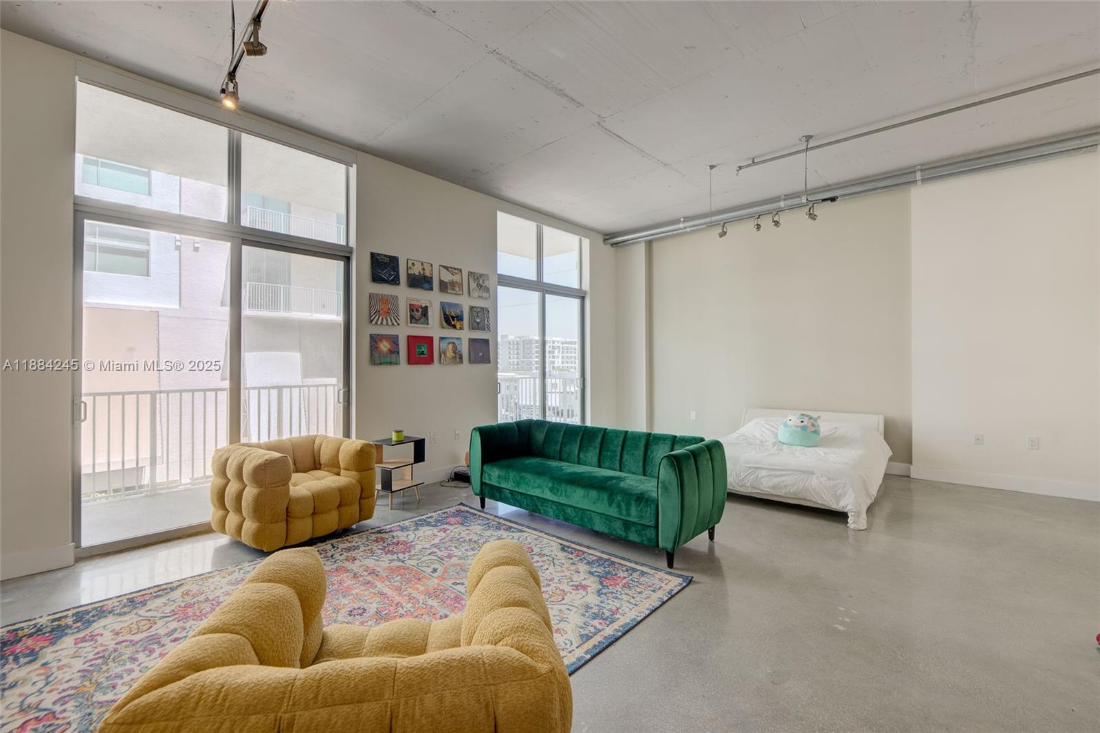 LOFTS AT HOLLYWOOD STATIO - Residential Lease