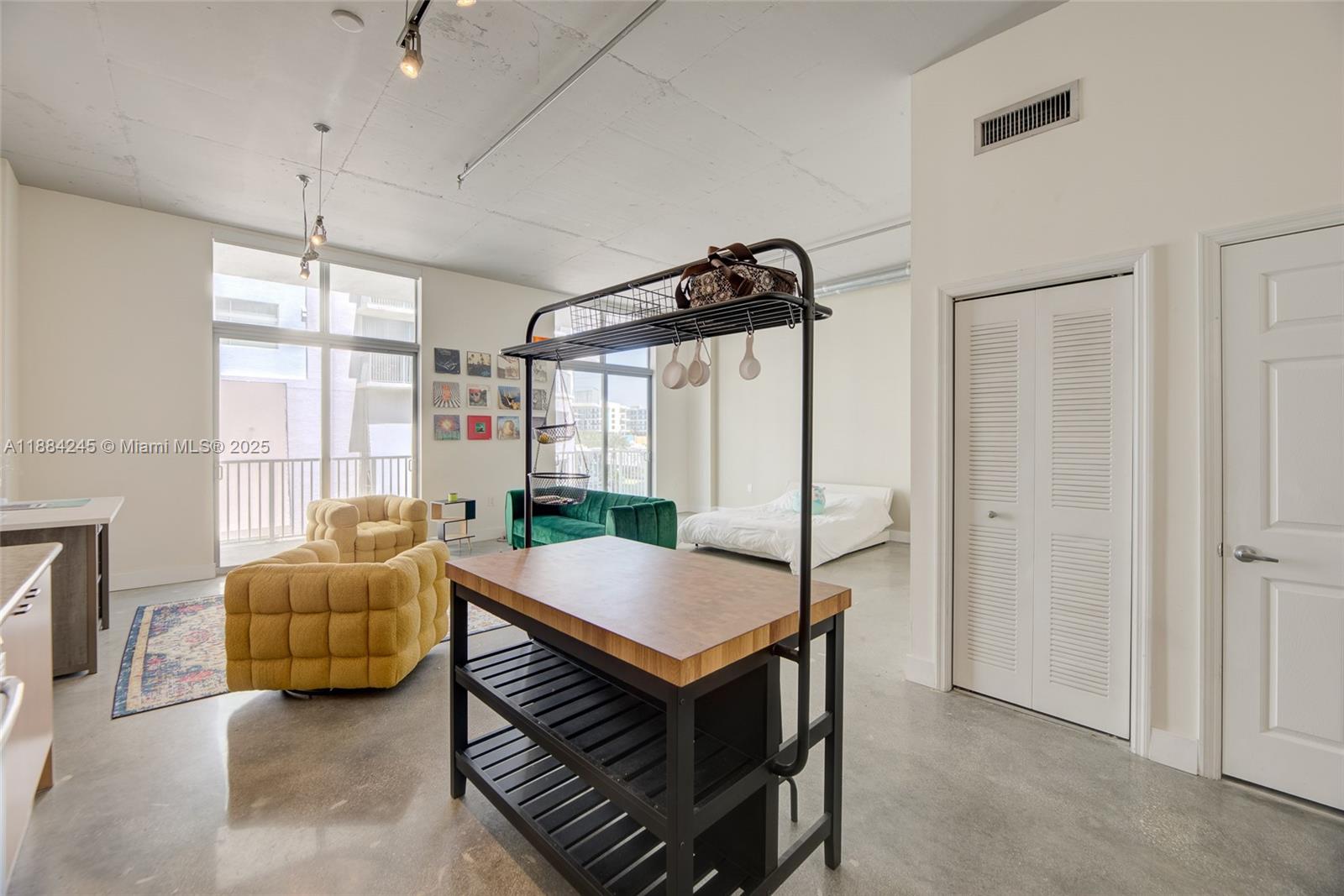 LOFTS AT HOLLYWOOD STATIO - Residential Lease