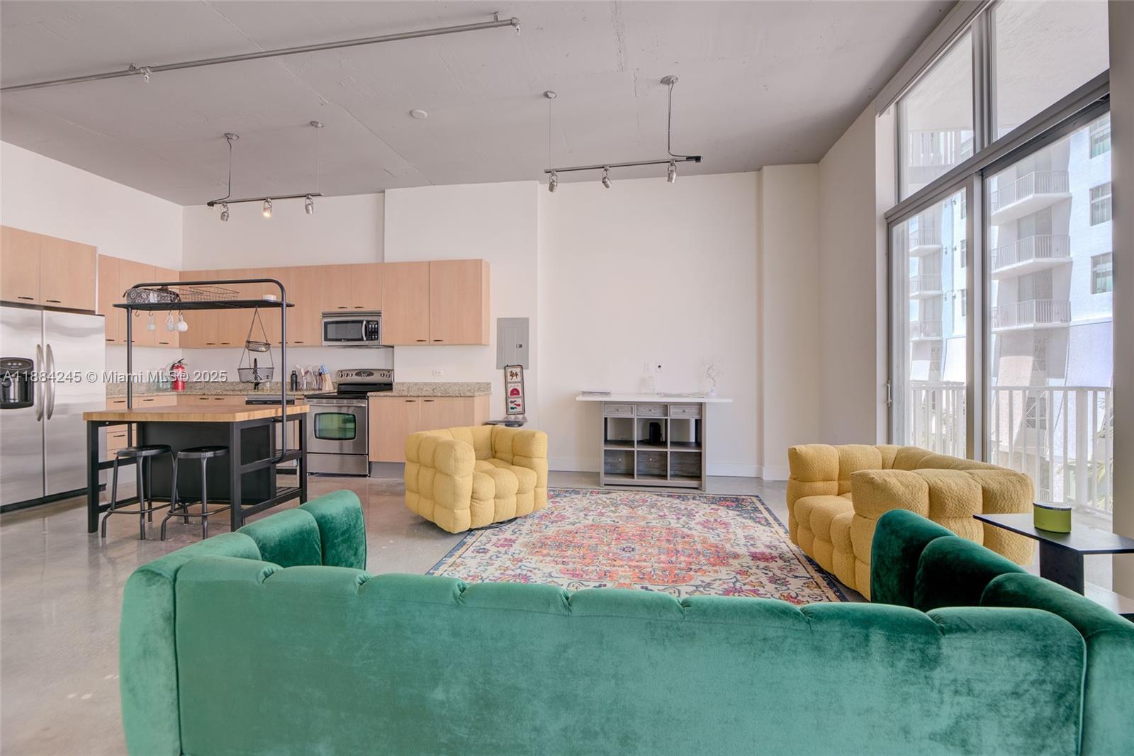 LOFTS AT HOLLYWOOD STATIO - Residential Lease