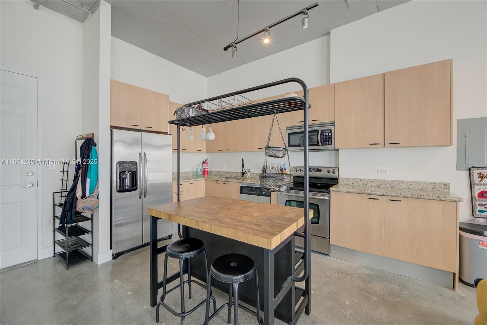 LOFTS AT HOLLYWOOD STATIO - Residential Lease