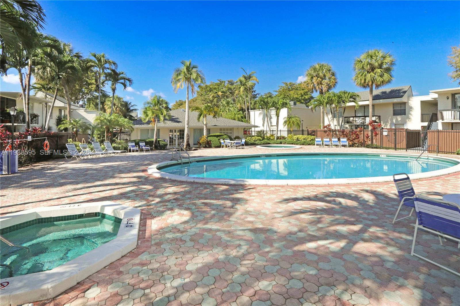 CAPTIVA LAKES VILLAS COND - Residential