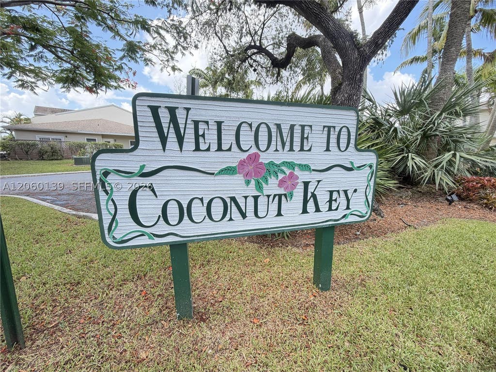 Photo of 309 W Hemingway Cir, Margate, FL 33063 (MLS # A12060139)