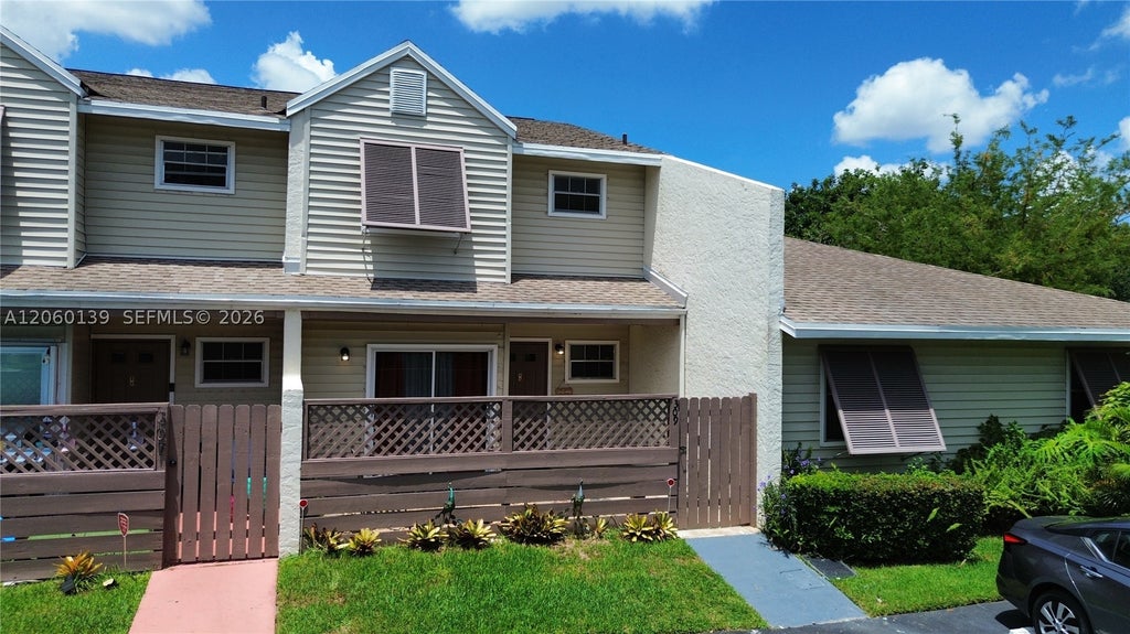 Photo of 309 W Hemingway Cir, Margate, FL 33063 (MLS # A12060139)