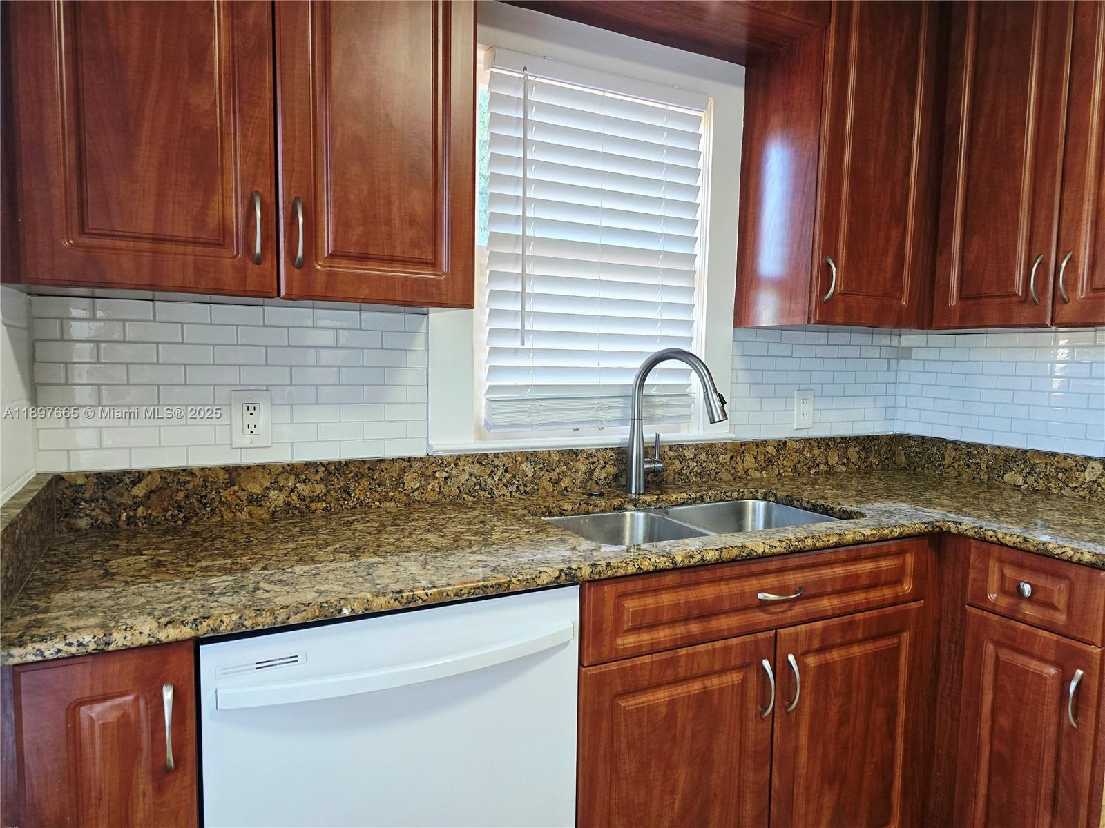 TOWN OF DEERFIELD - Residential Lease