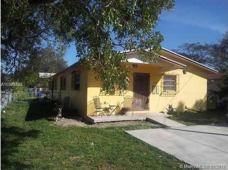 Beautiful brand new duplex with both sides completely renovated including new kitchens with new microwaves, new dishwashers, new ranges and new refrigerators. New washer/dryers in each unit, HUGE FENCED YARD AND DRIVEWAY!!!!! 2 DOLLAR UBER RIDE / WALK ING DISTANCE to WYNWOOD, DESIGN DISTRICT AND MIDTOWN....... MUST SEE!!!!