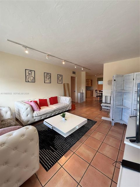 1480 Euclid Ave 301 Miami Beach FL 33139