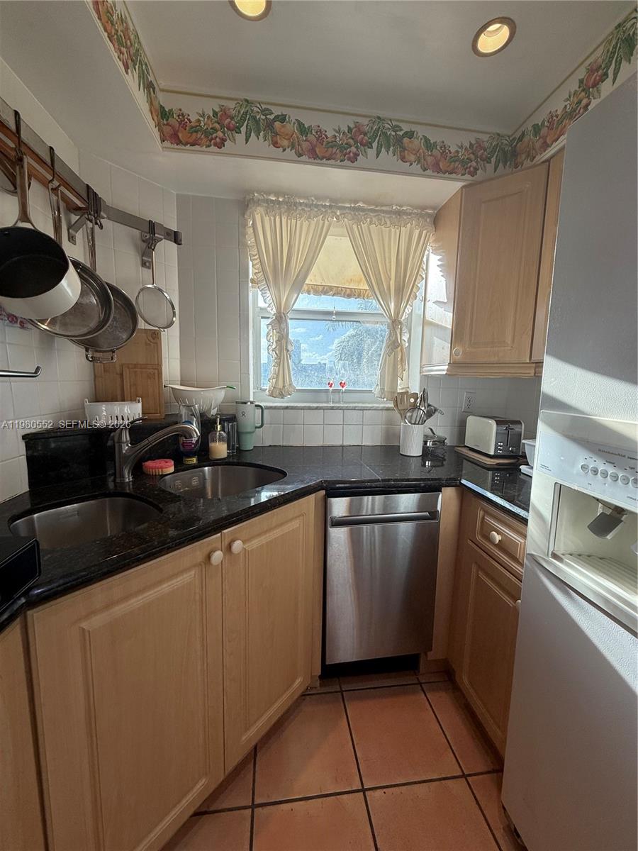 1480 INC CONDO - Residential Lease