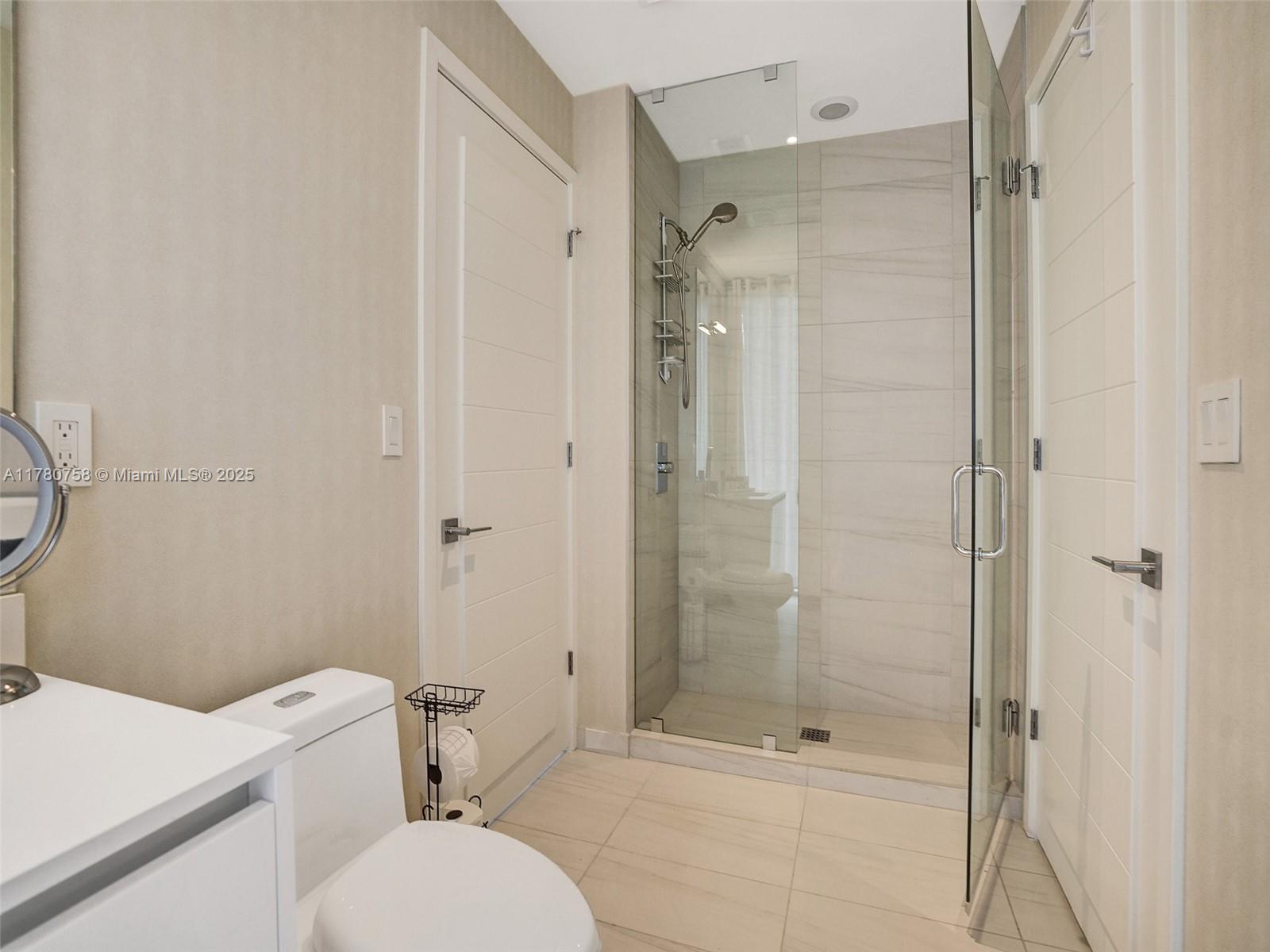 2200 FORT LAUDERDALE BEAC - Residential Lease