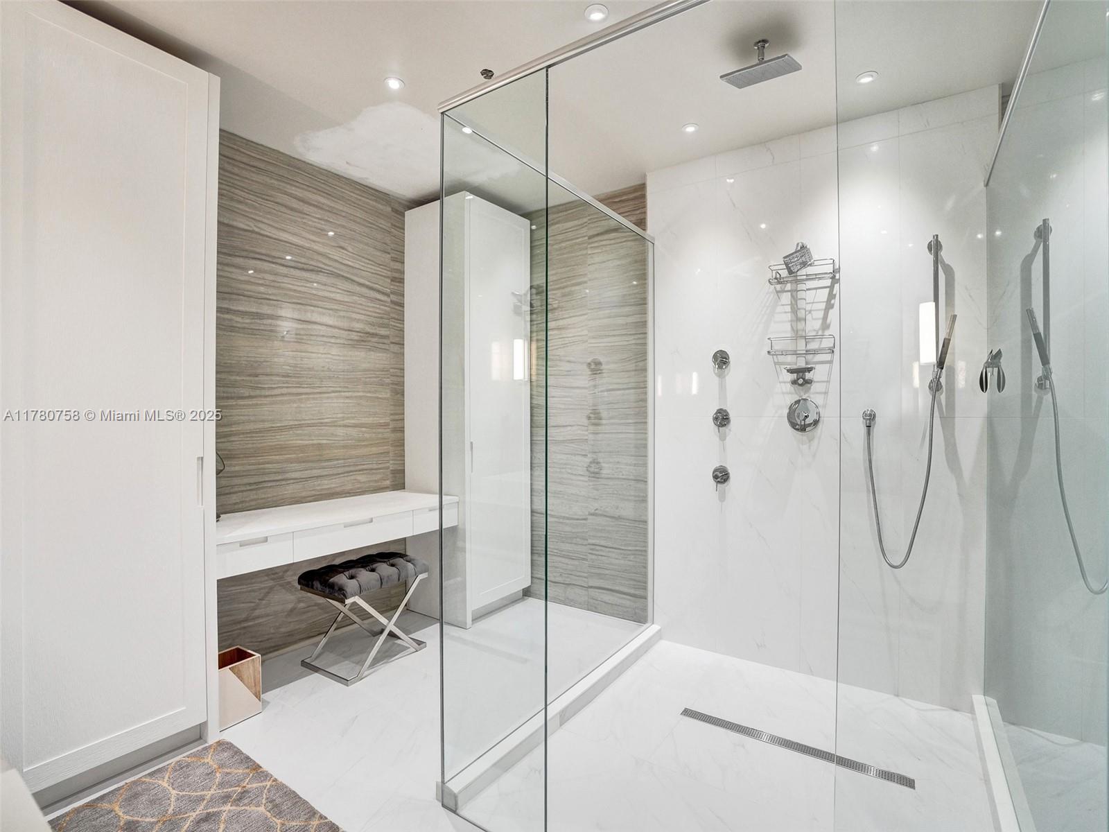 2200 FORT LAUDERDALE BEAC - Residential Lease