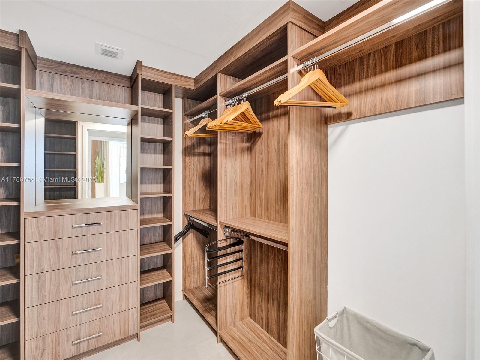 2200 FORT LAUDERDALE BEAC - Residential Lease