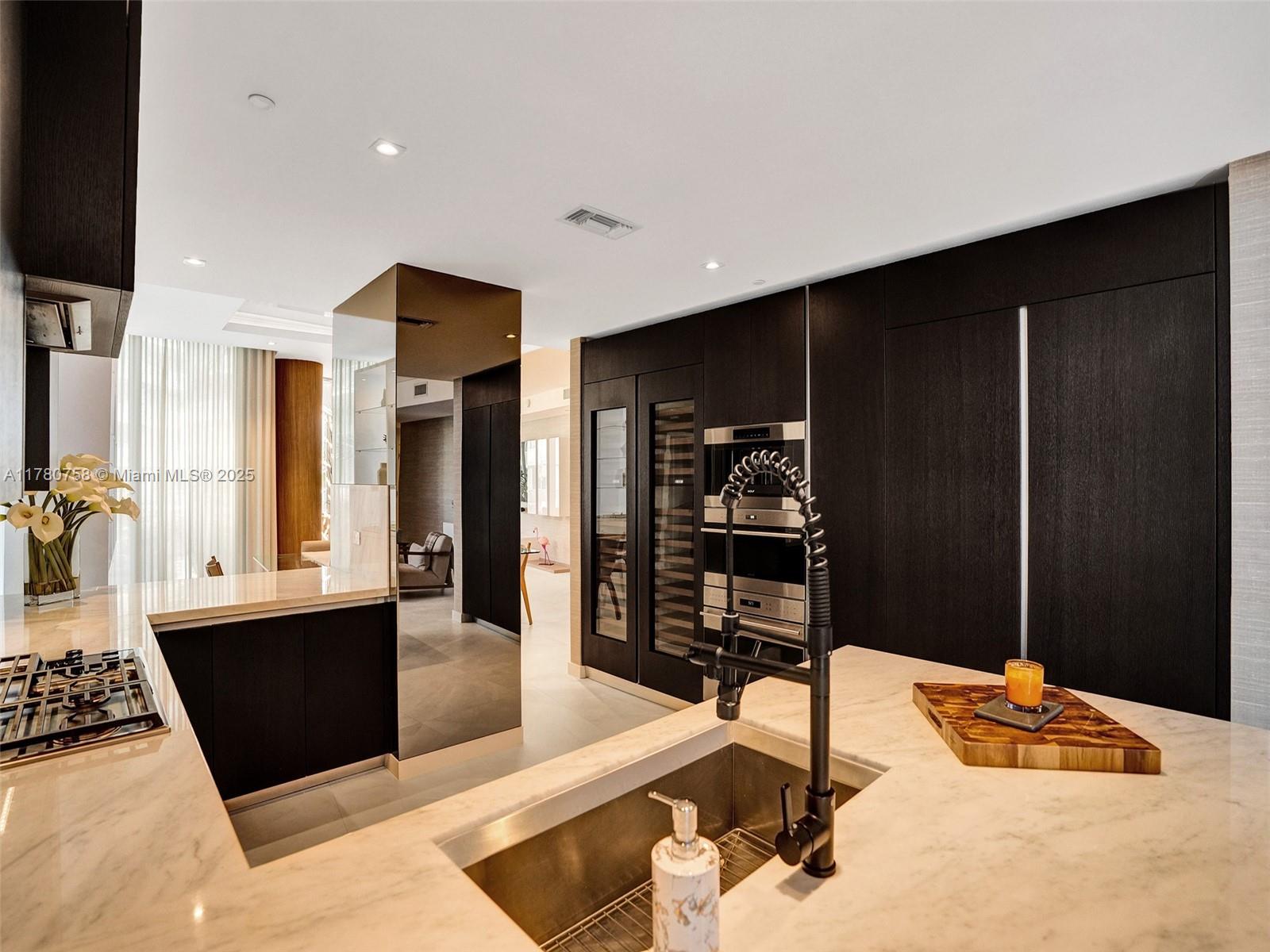 2200 FORT LAUDERDALE BEAC - Residential Lease