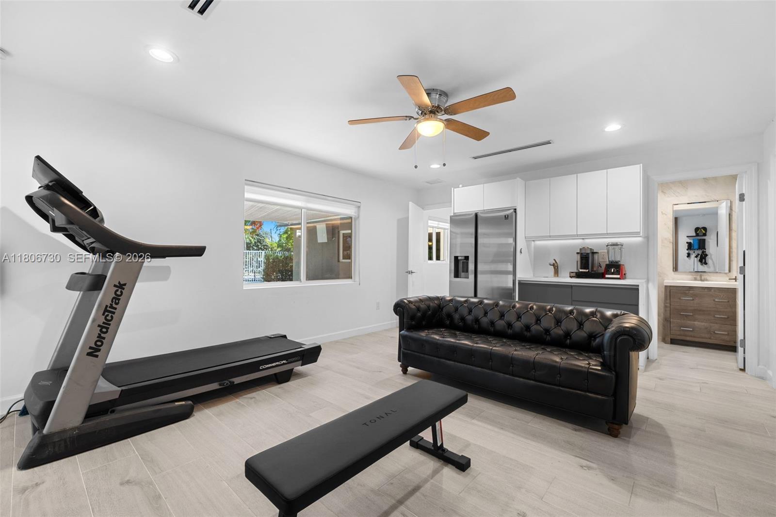 AVOCADO HOMES - Residential