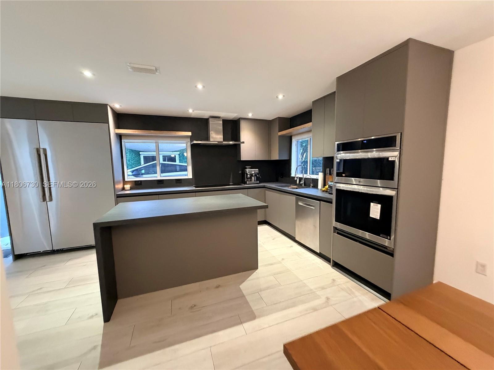 AVOCADO HOMES - Residential