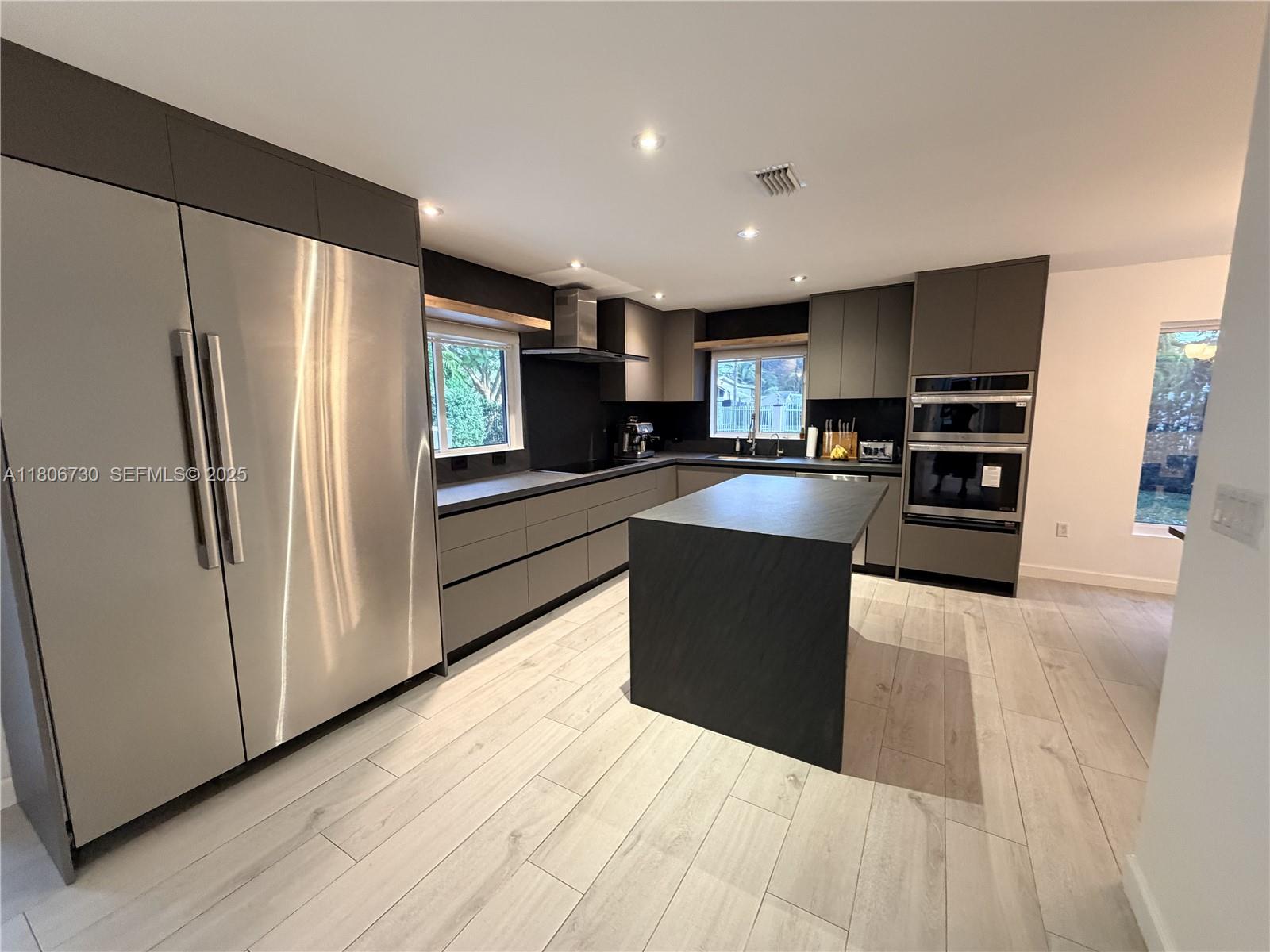 AVOCADO HOMES - Residential