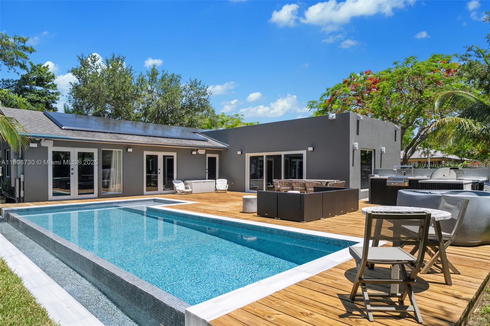 5943 Sw 62nd St, South Miami, Miami-Dade County, Florida - 5 Bedrooms  
4 Bathrooms - 