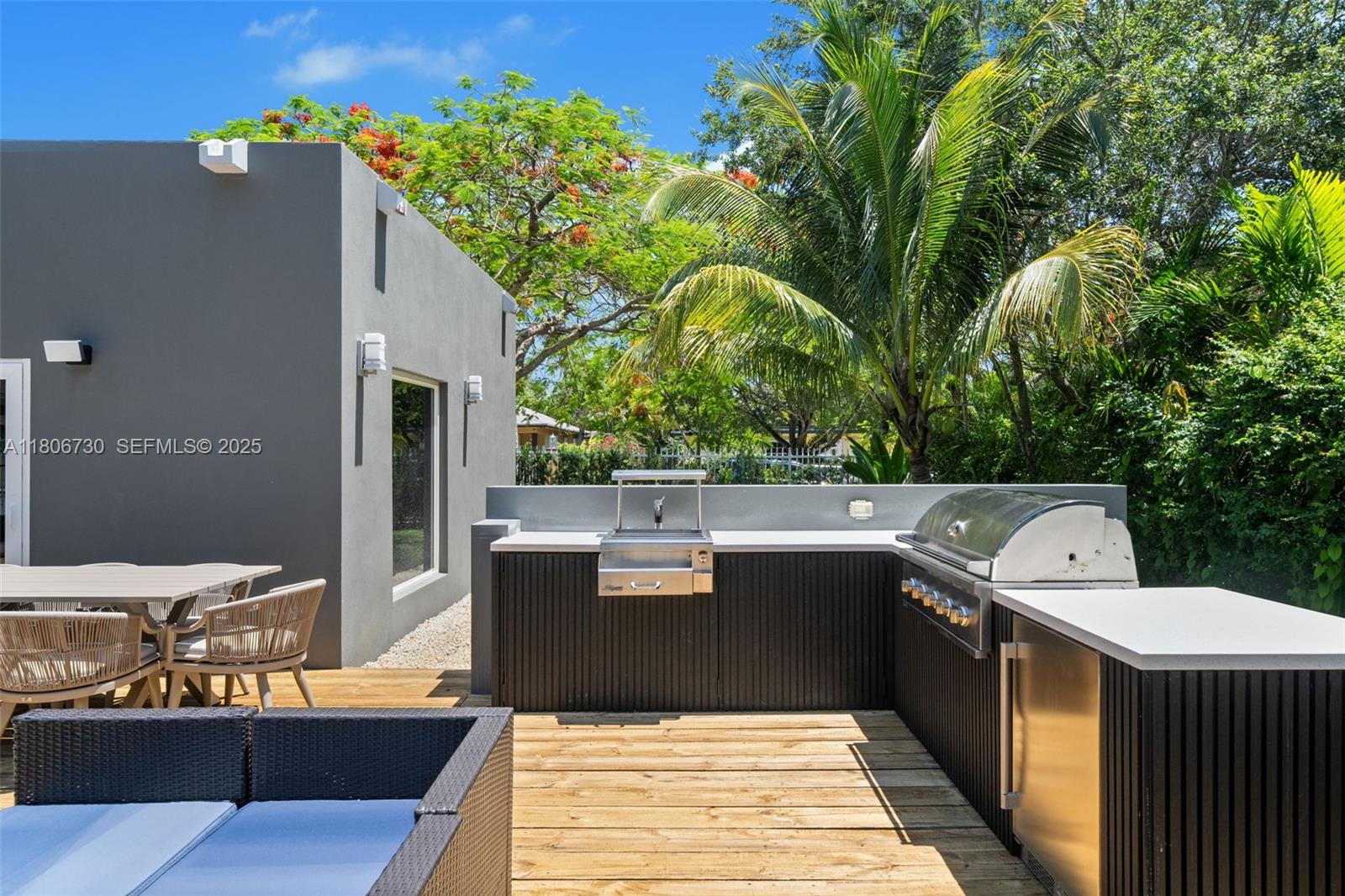 AVOCADO HOMES - Residential