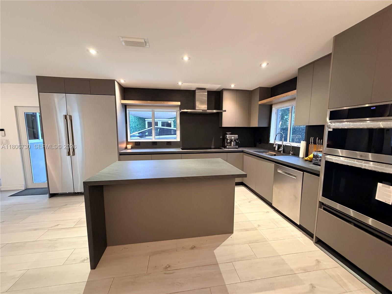 AVOCADO HOMES - Residential