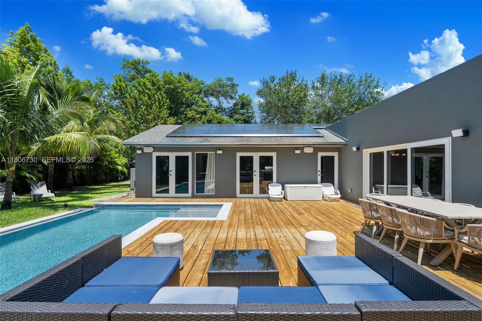 AVOCADO HOMES - Residential