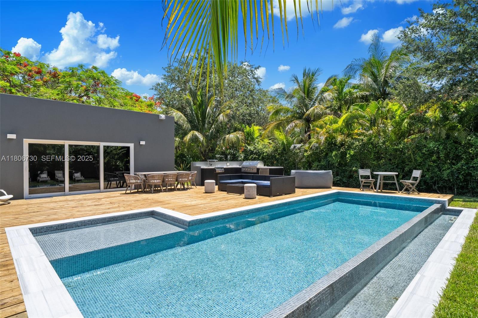 AVOCADO HOMES - Residential