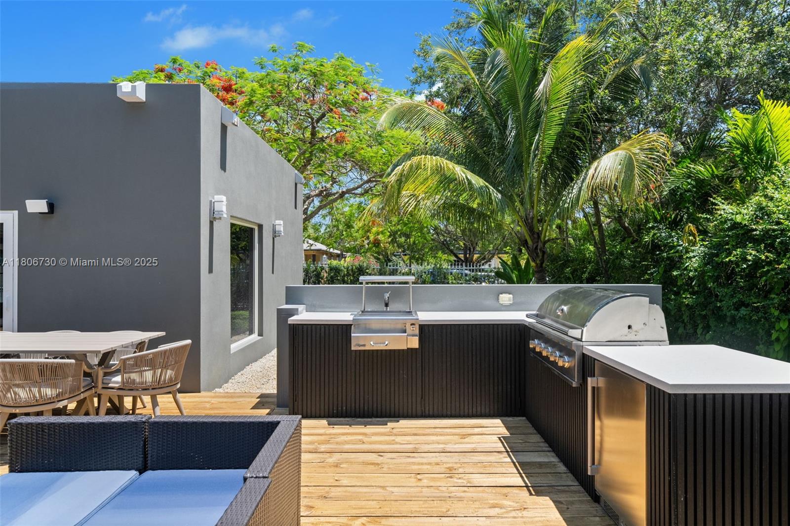 AVOCADO HOMES - Residential