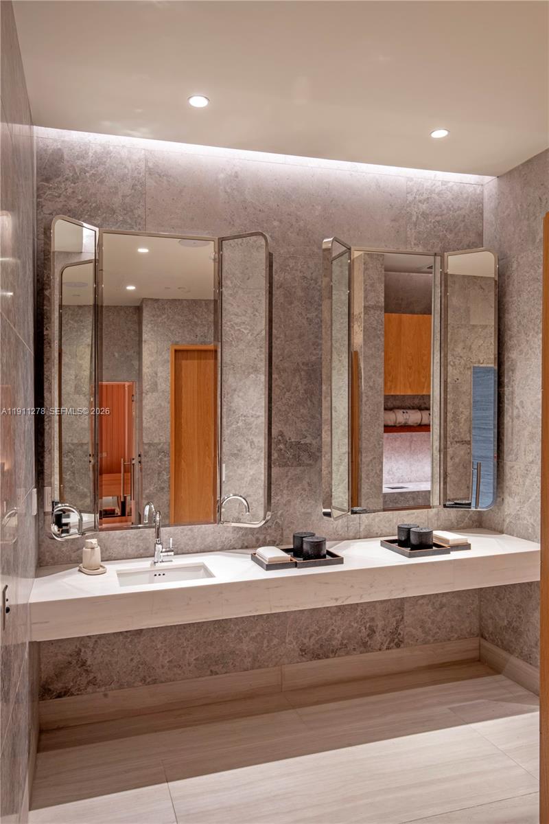 MR.C RESIDENCES COCONUT G - Residential