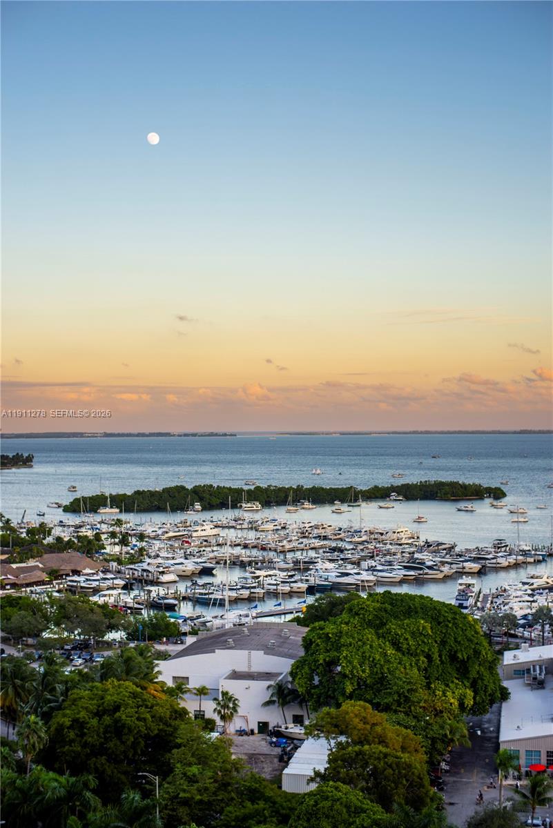 MR.C RESIDENCES COCONUT G - Residential