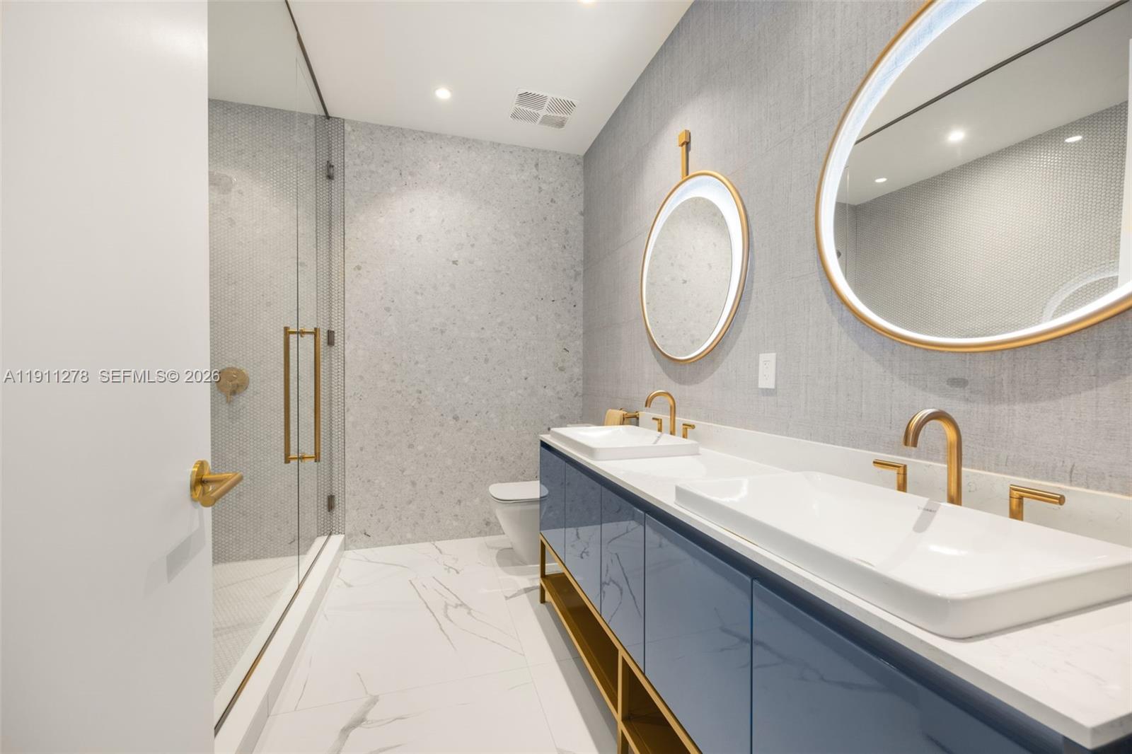 MR.C RESIDENCES COCONUT G - Residential