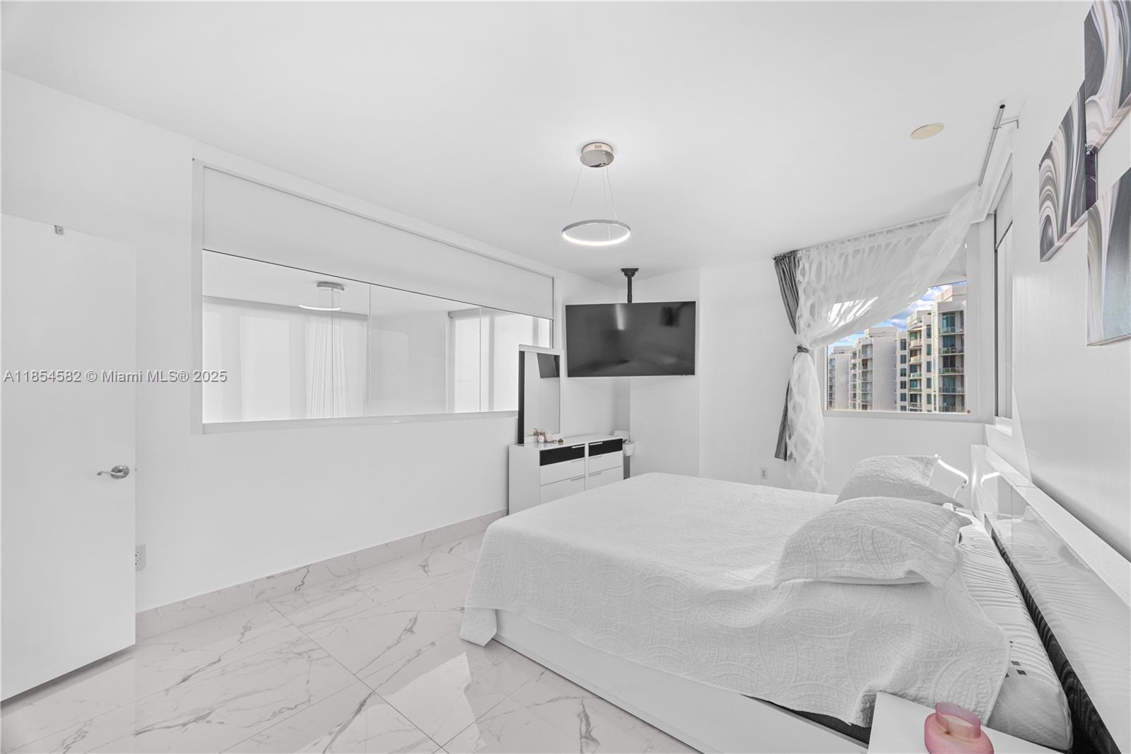 EASTSIDE AT AVENTURA COND - Residential Lease