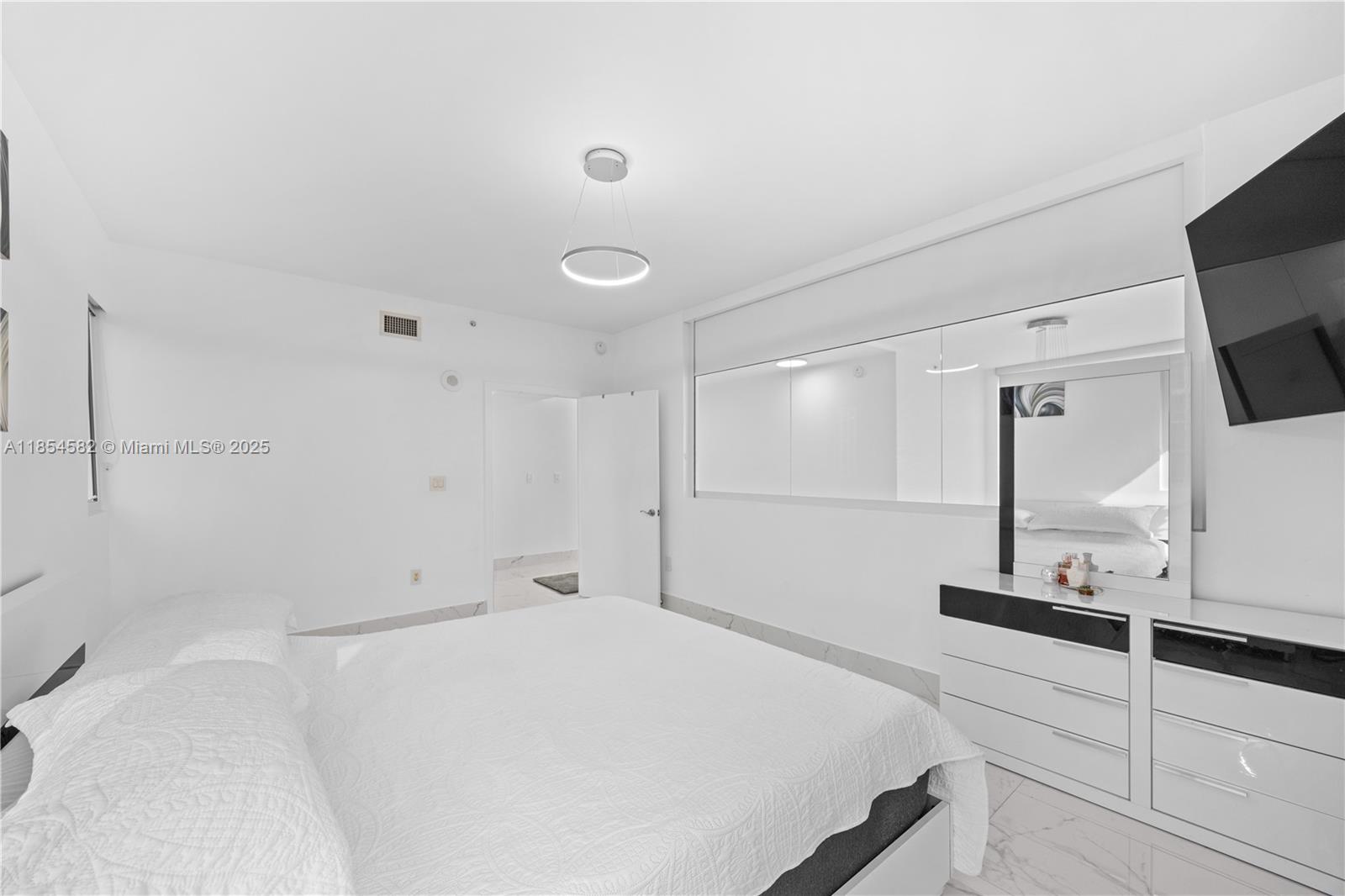 EASTSIDE AT AVENTURA COND - Residential Lease