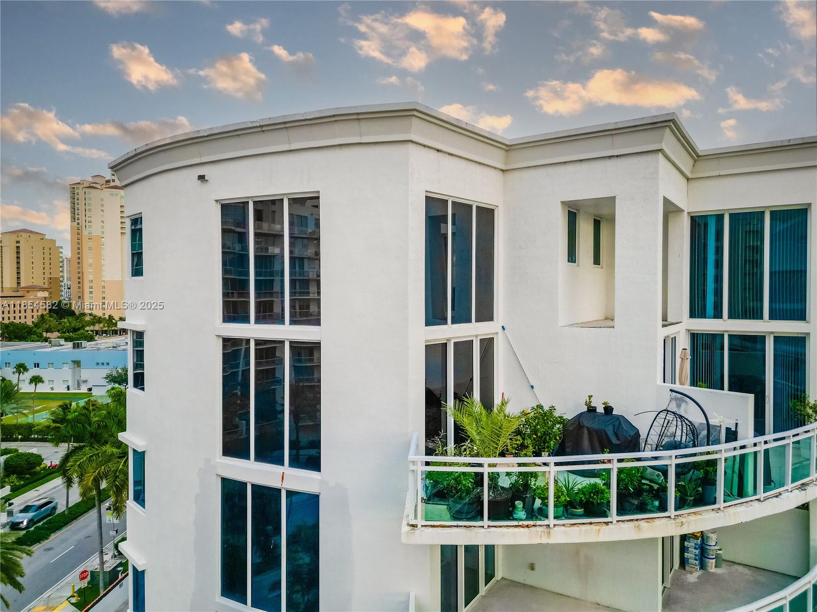 EASTSIDE AT AVENTURA COND - Residential Lease