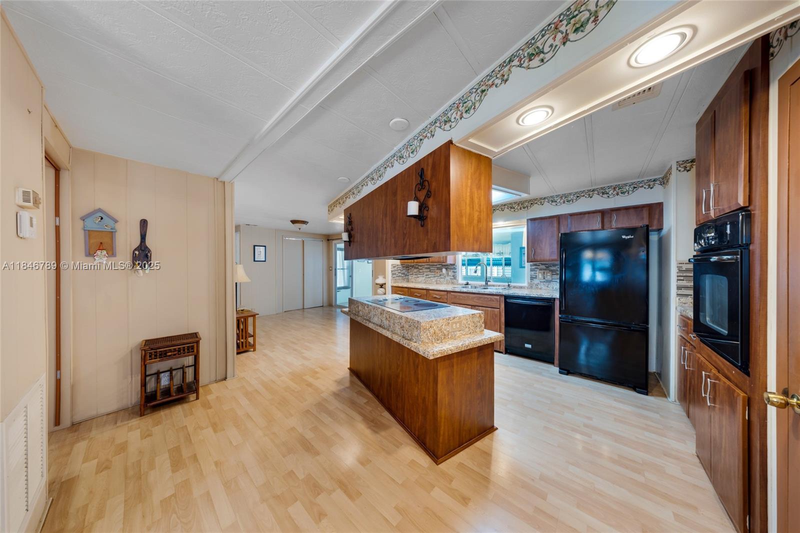 HIGHLAND MEADOWS ESTATES - Residential