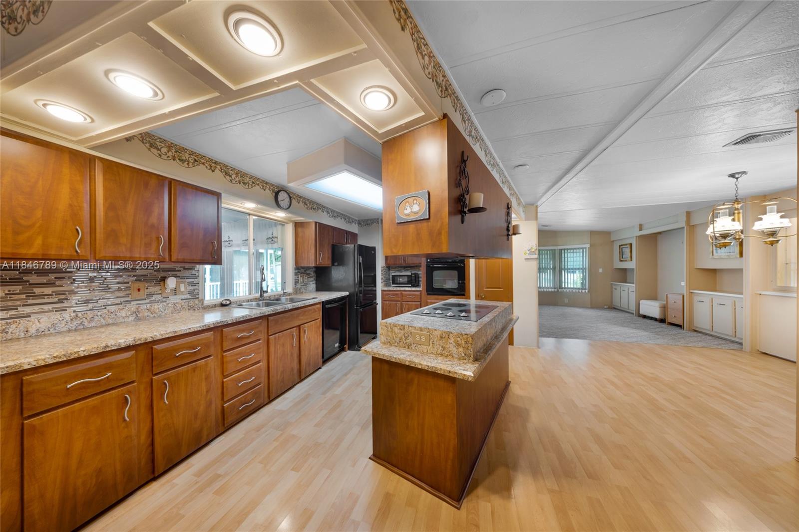 HIGHLAND MEADOWS ESTATES - Residential