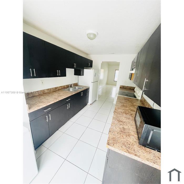 WATERSIDE TOWNHOMES SEC 2 - Residential Lease