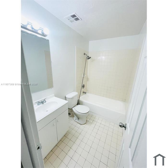 WATERSIDE TOWNHOMES SEC 2 - Residential Lease