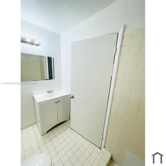 WATERSIDE TOWNHOMES SEC 2 - Residential Lease