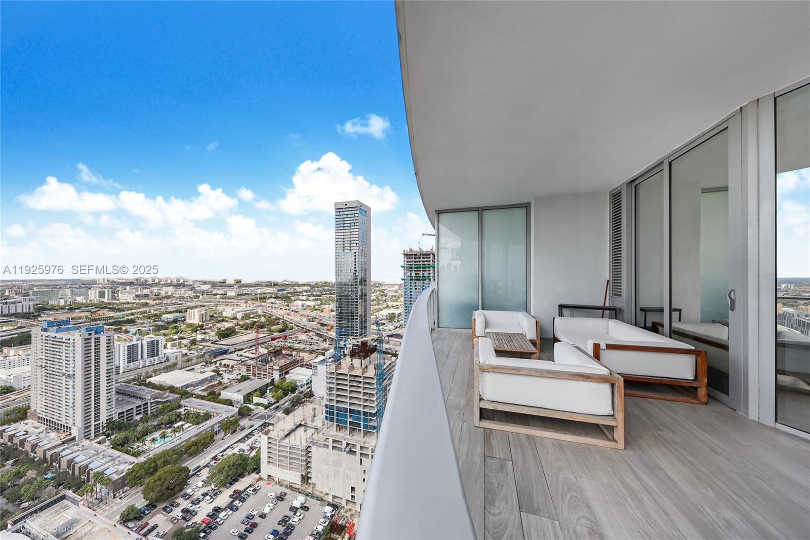 PARAMOUNT MIAMI WORLDCENT - Residential