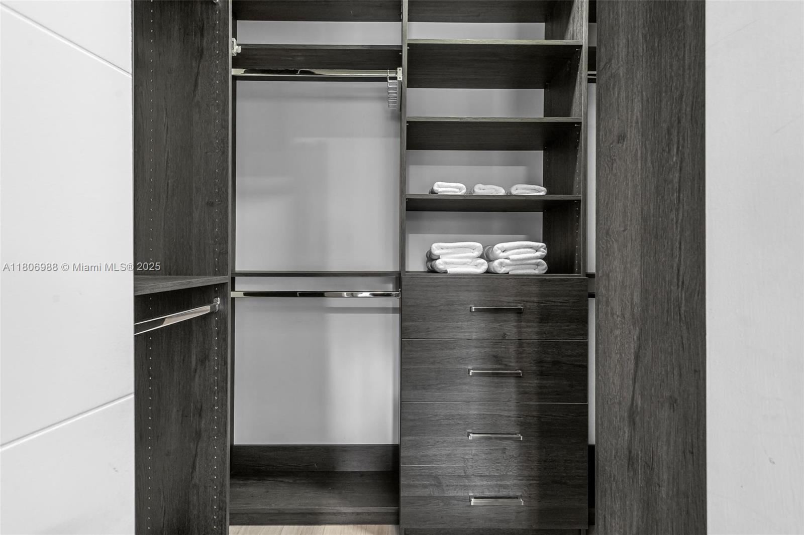 ESMONDA GARDENS - Residential