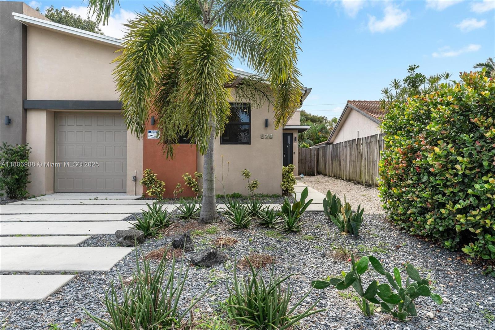 Property for Sale at 828 Sw 14th Ct, Fort Lauderdale, Broward County, Florida - Bedrooms: 3 
Bathrooms: 3  - $899,999