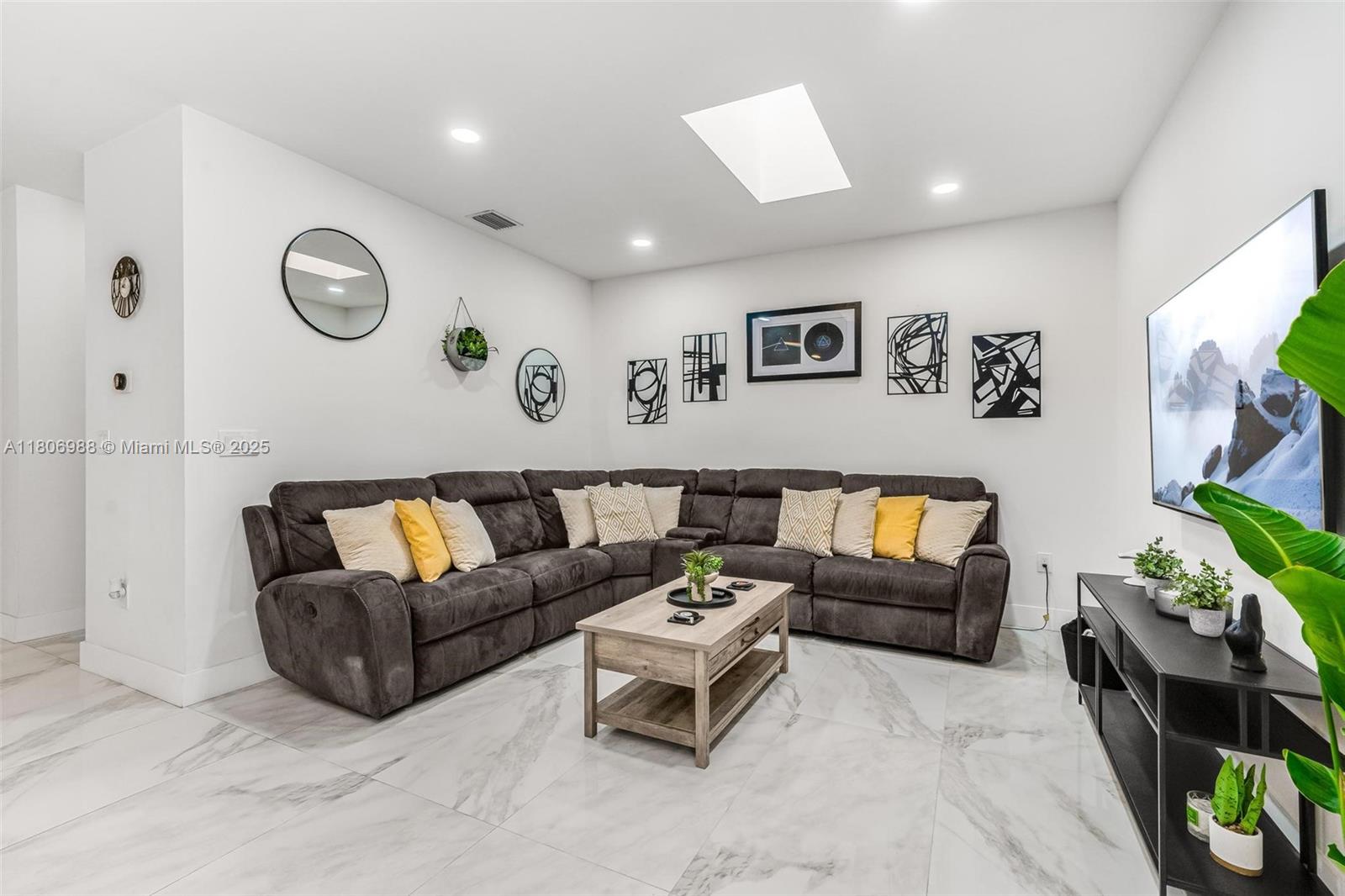 ESMONDA GARDENS - Residential