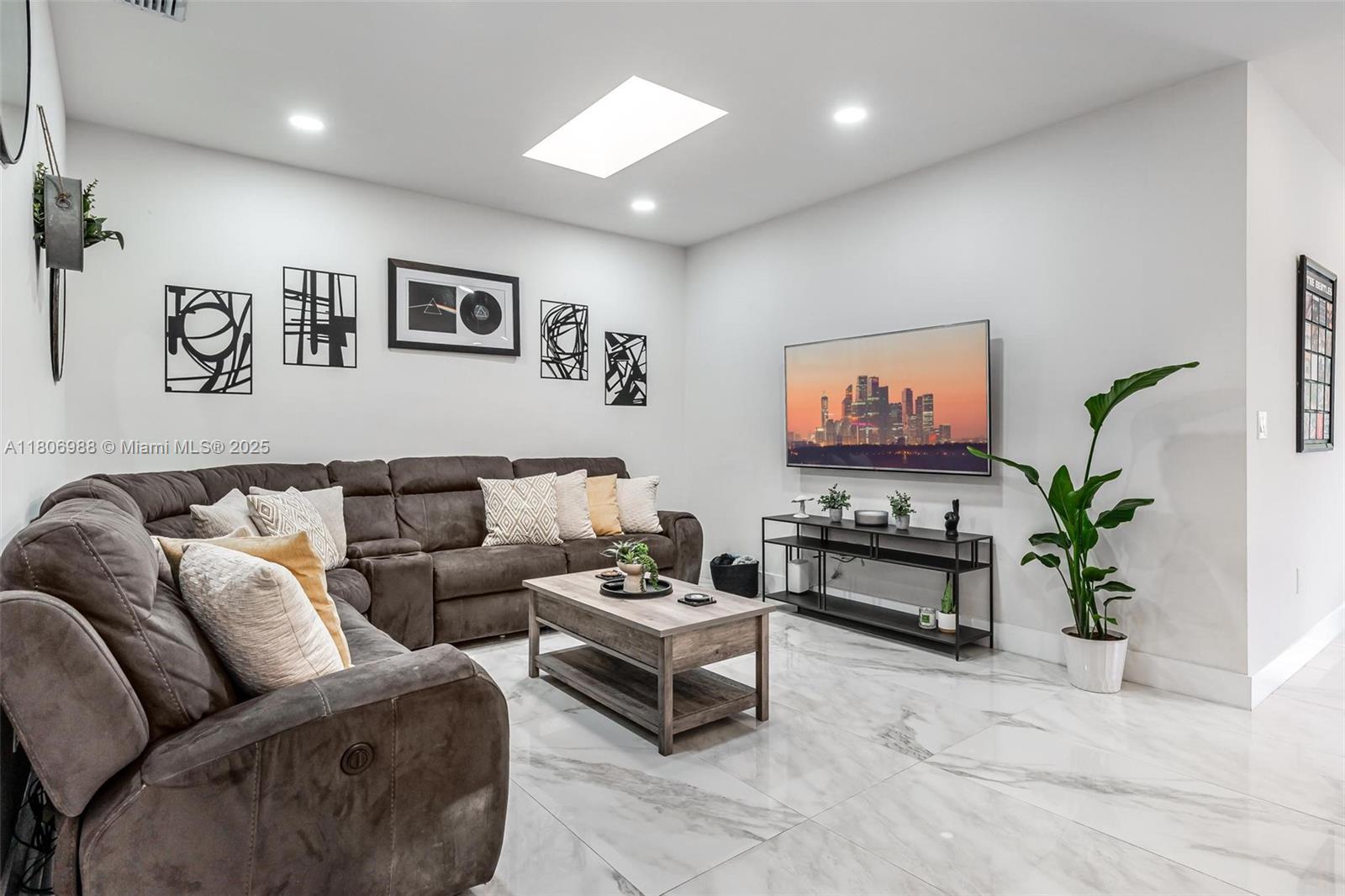 ESMONDA GARDENS - Residential
