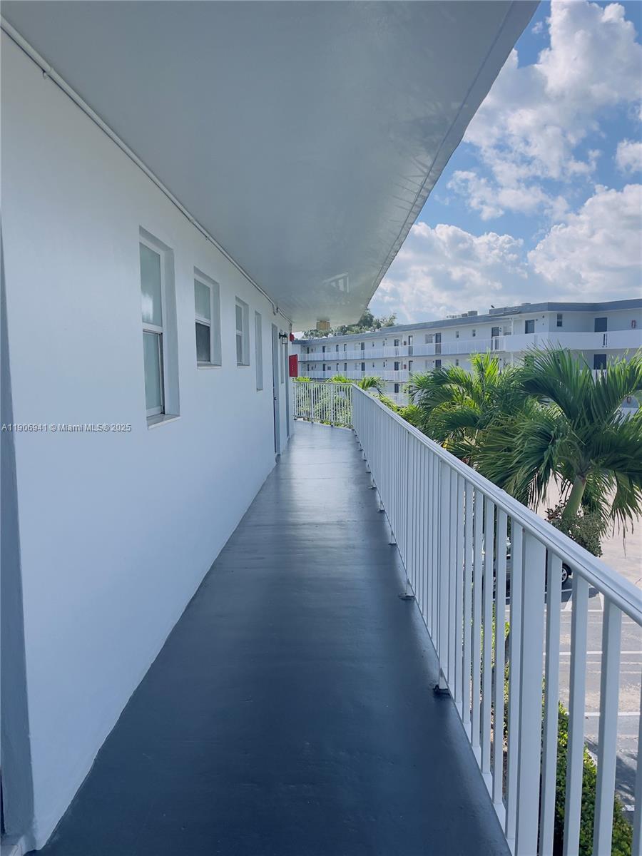 ROYAL OAKS CONDO - Residential