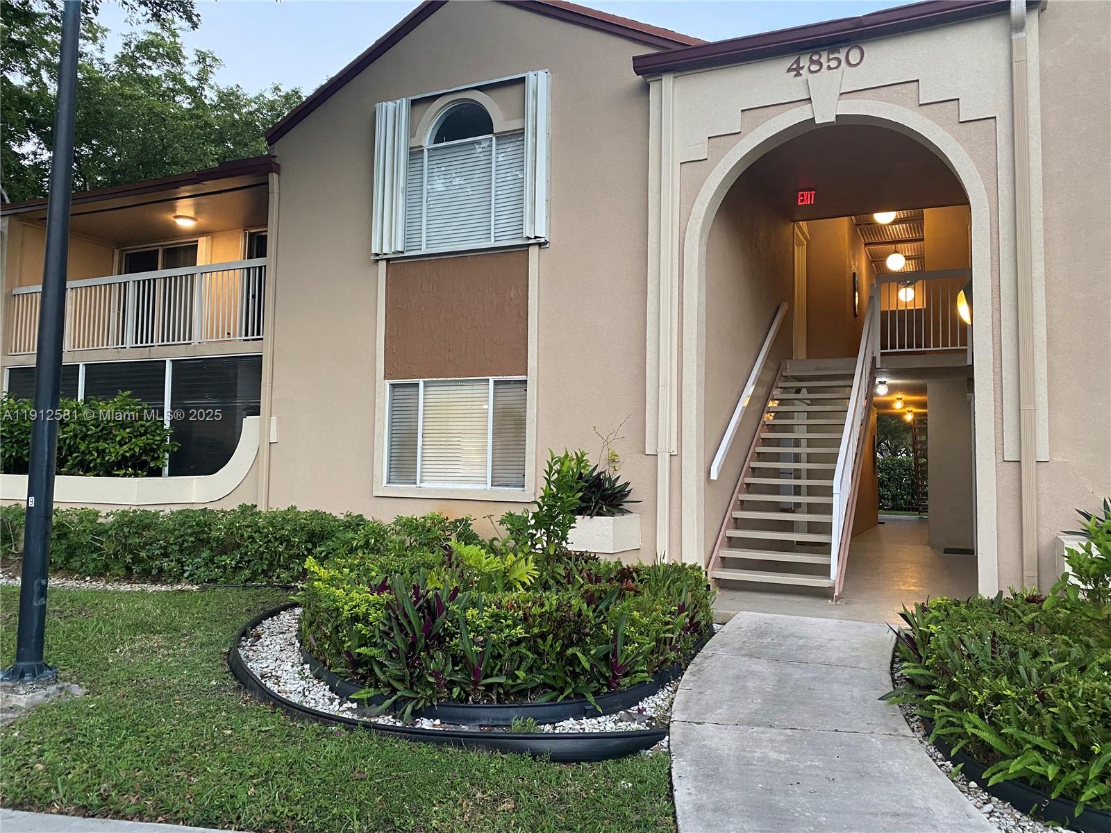 DORAL PK COUNTRY CL VILLA - Residential Lease